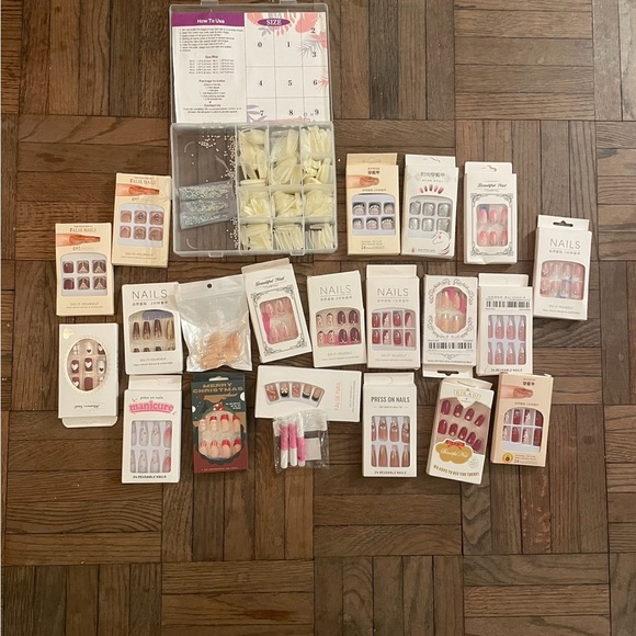 Bundle of false nails - Picture 2 of 10